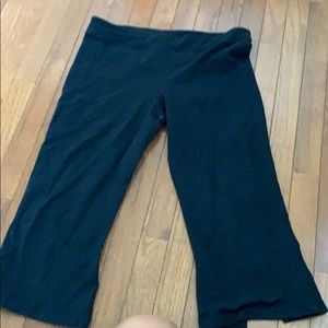 Lululemon Capri with slit in back